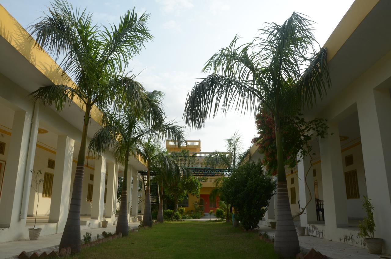 Oyo 10936 Rajasthan Resort Pushkar Buitenkant foto