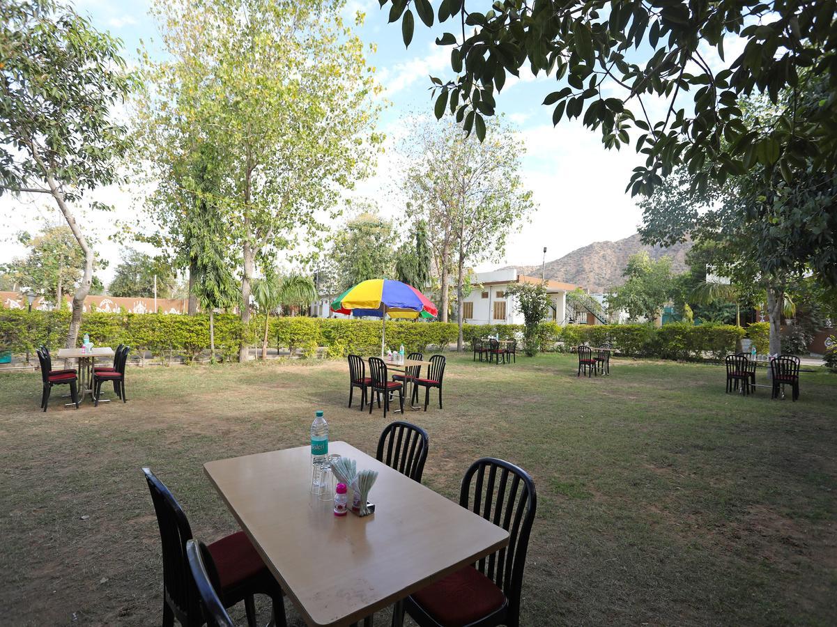 Oyo 10936 Rajasthan Resort Pushkar Buitenkant foto
