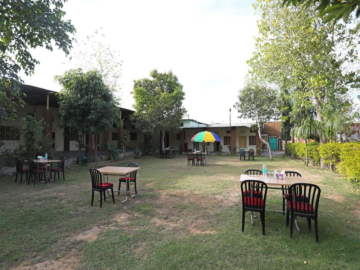 Oyo 10936 Rajasthan Resort Pushkar Buitenkant foto